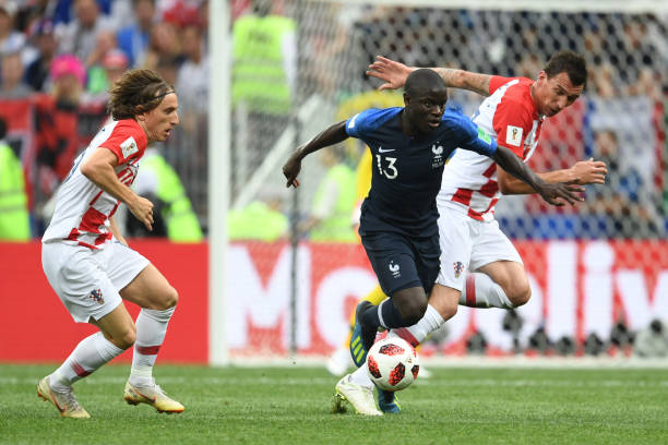 通过其在攻 通过其在攻