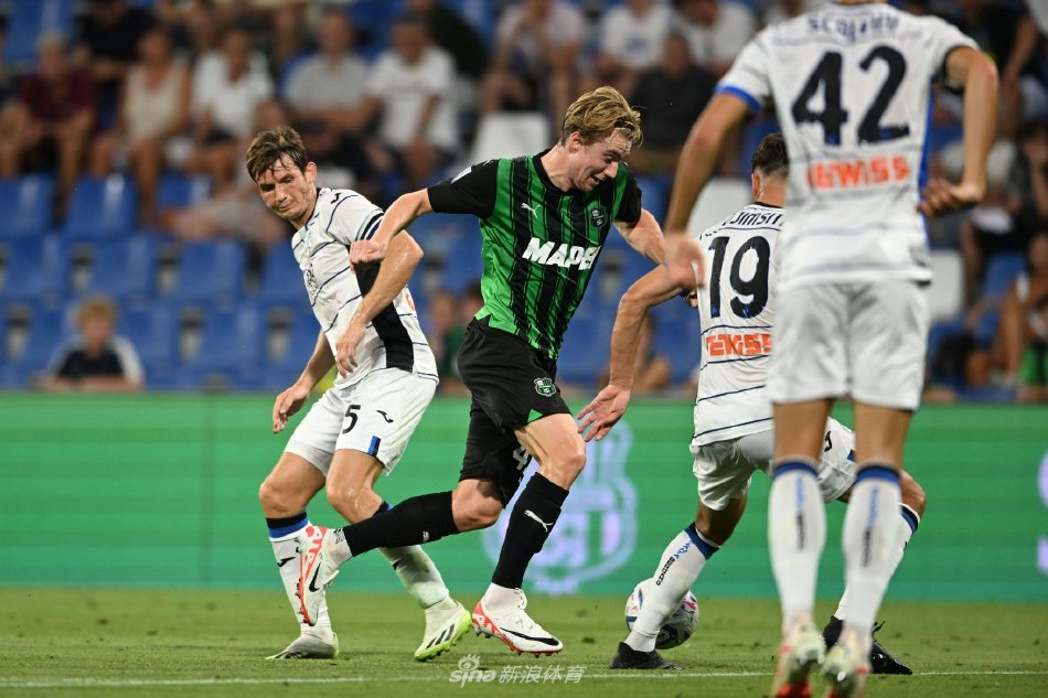 凭借出众的 凭借出众的